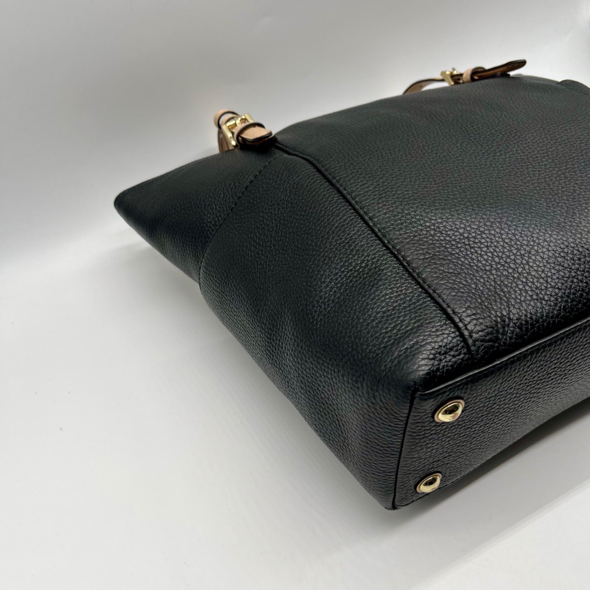 Michael Kors Black Leather Jet Set Shoulder Bag