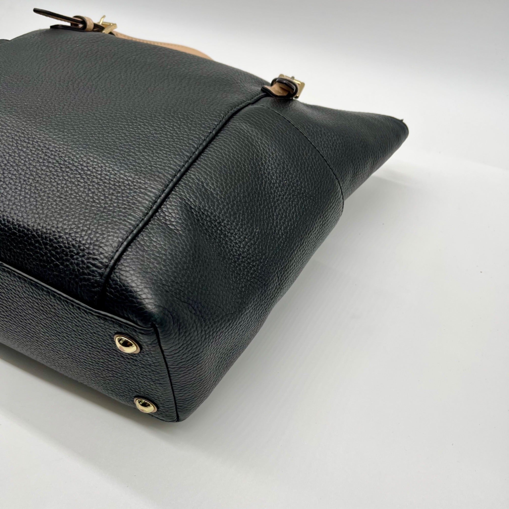 Michael Kors Black Leather Jet Set Shoulder Bag