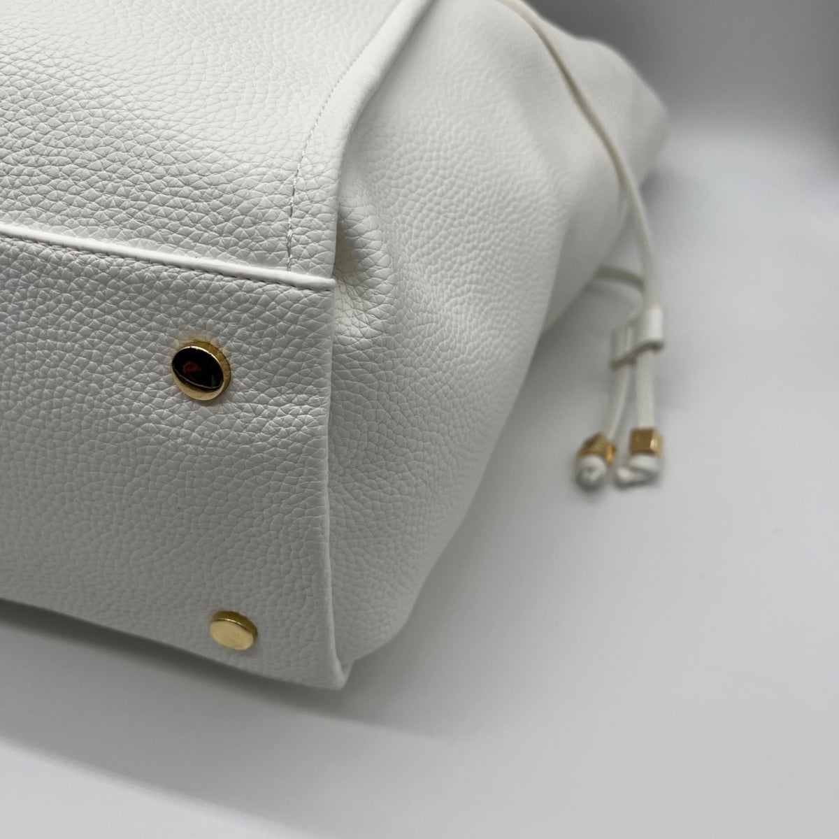 On 34th Jyyll Large White Faux Leather Solid Tote with Removable Pouch