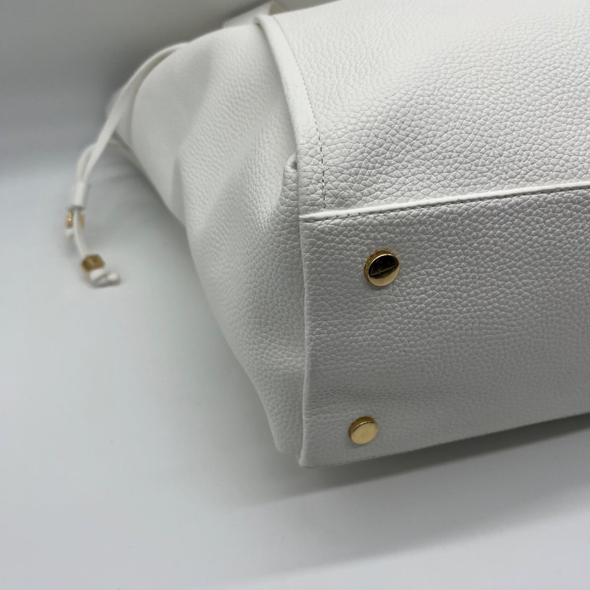 On 34th Jyyll Large White Faux Leather Solid Tote with Removable Pouch