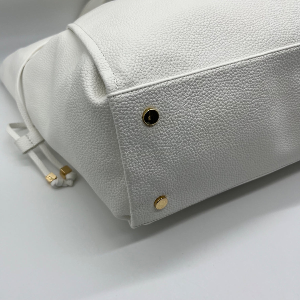On 34th Jyyll Large White Faux Leather Solid Tote with Removable Pouch