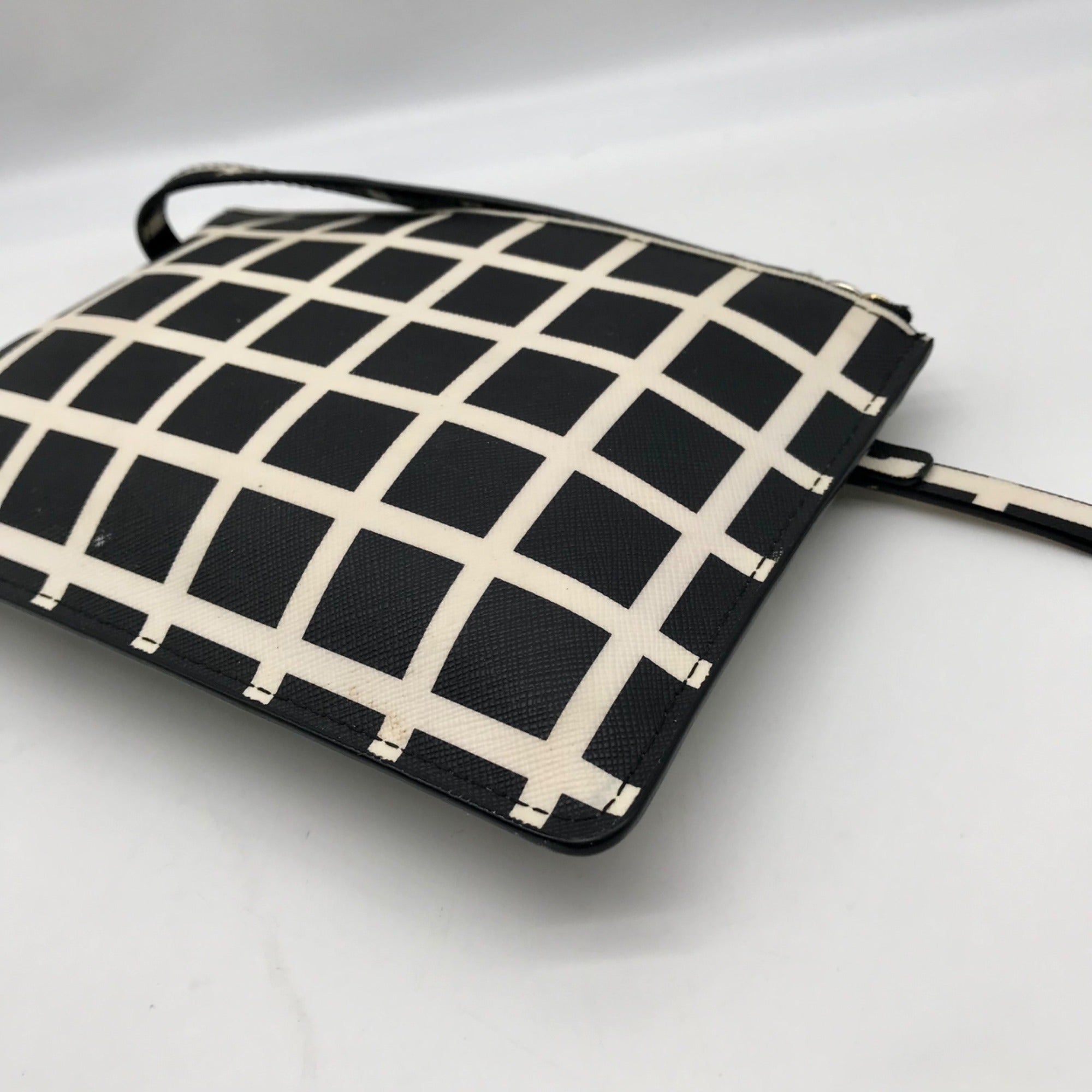 Kate Spade Black And Off-White Leather Laurel Way Tinie Wristlet
