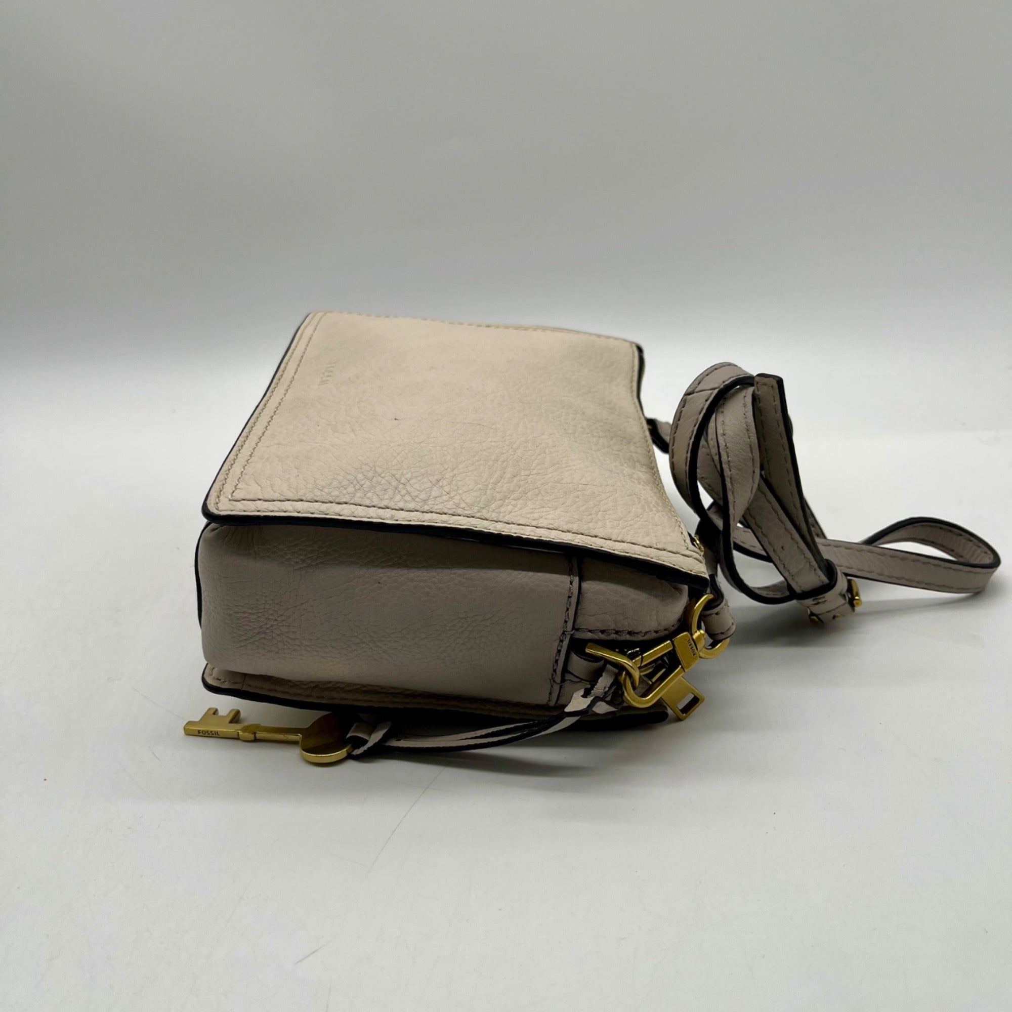 Fossil Cream Pebbled Leather Adjustable Crossbody Bag