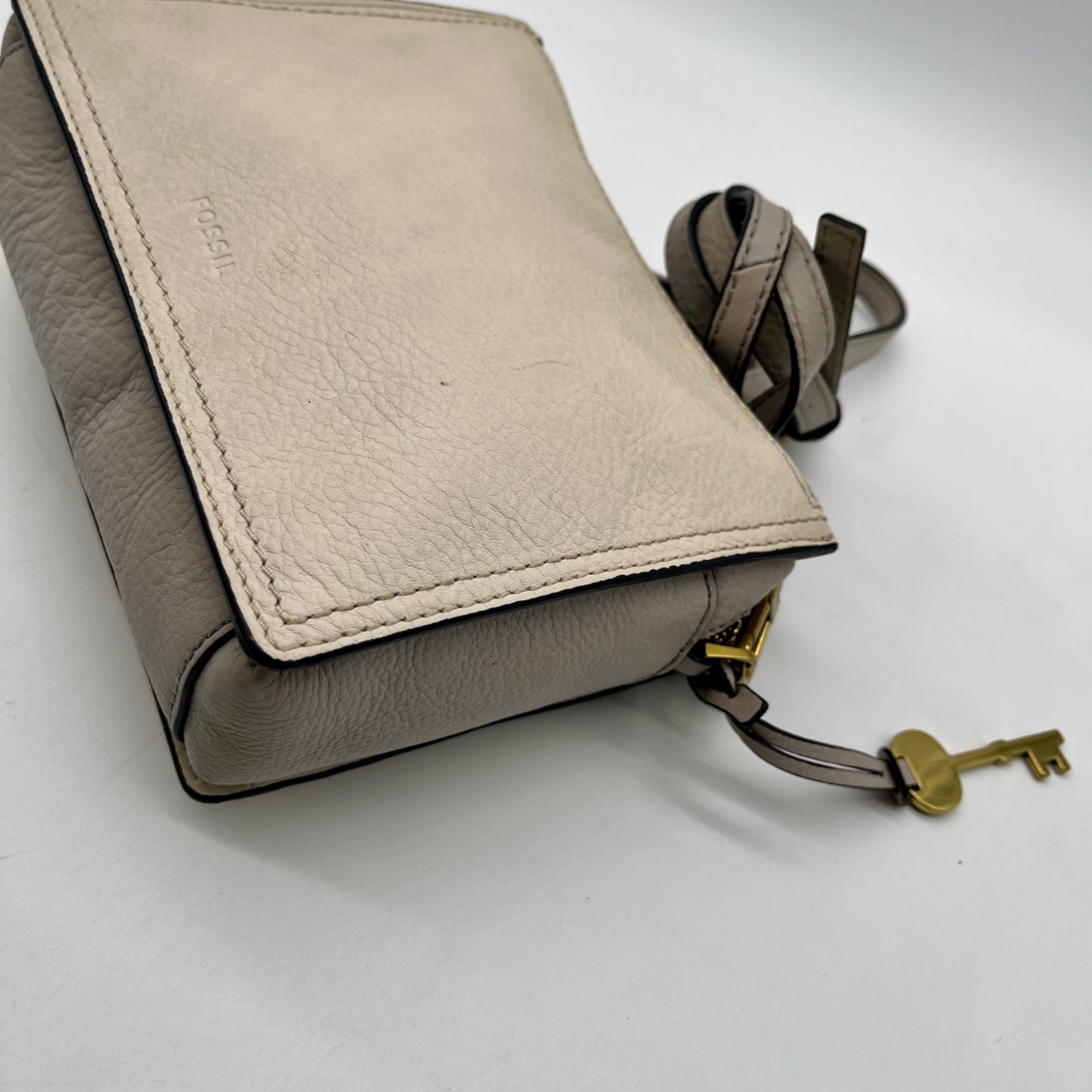 Fossil Cream Pebbled Leather Adjustable Crossbody Bag