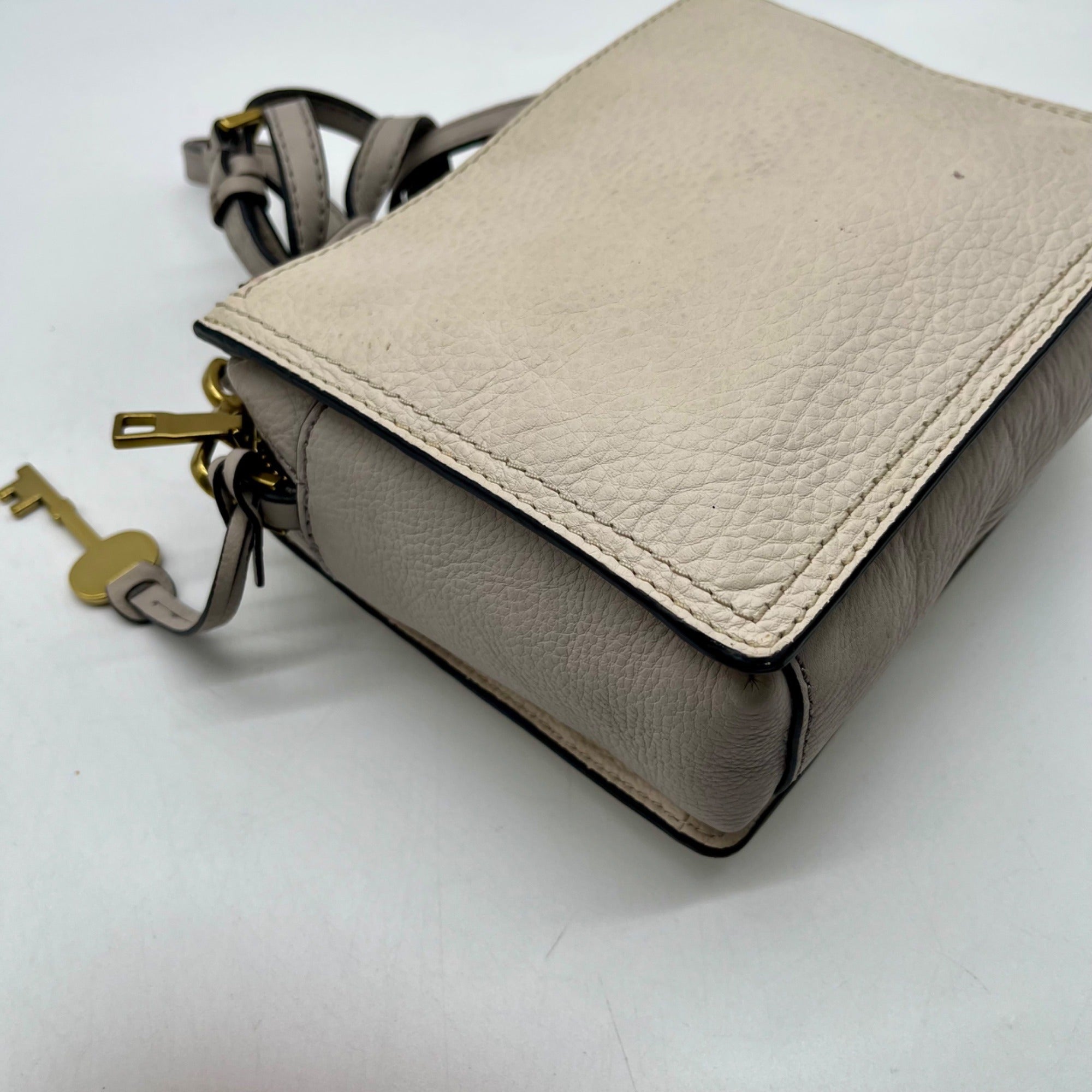 Fossil Cream Pebbled Leather Adjustable Crossbody Bag