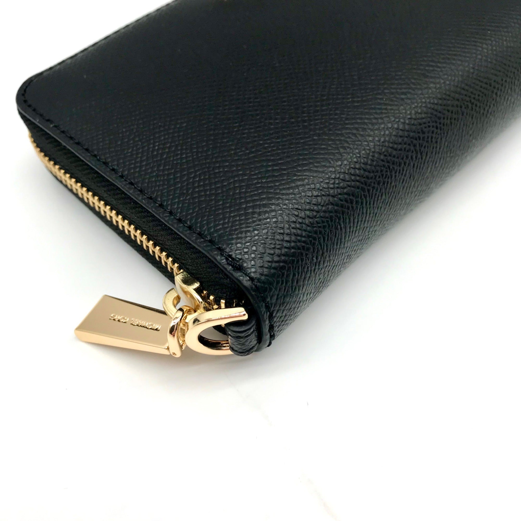 Michael Kors Black Leather Jet Set Large Flat Multifunction Smartphone Wristlet