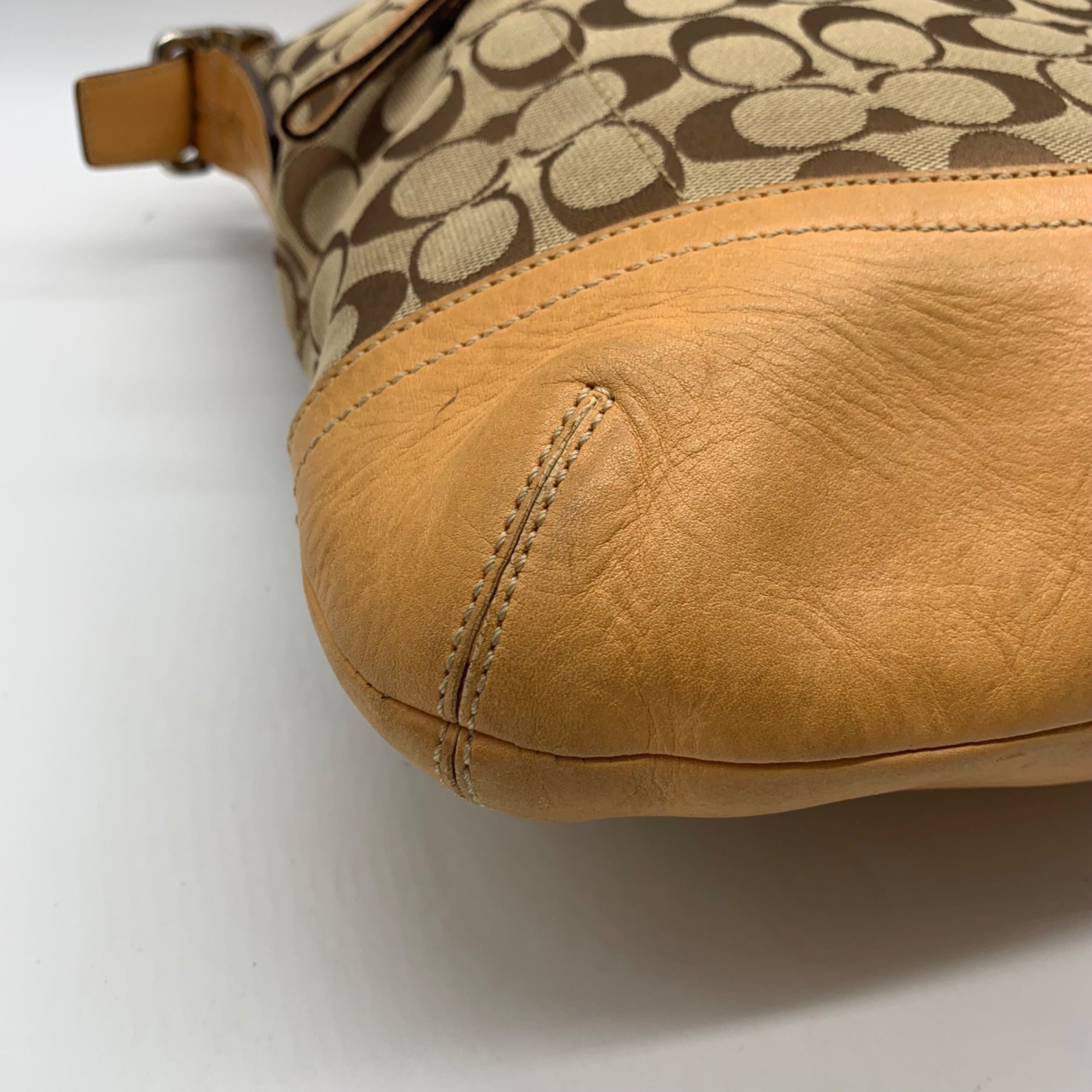 Coach Beige Vintage Y2K Signature Canvas Slim Shoulder Bag-9349