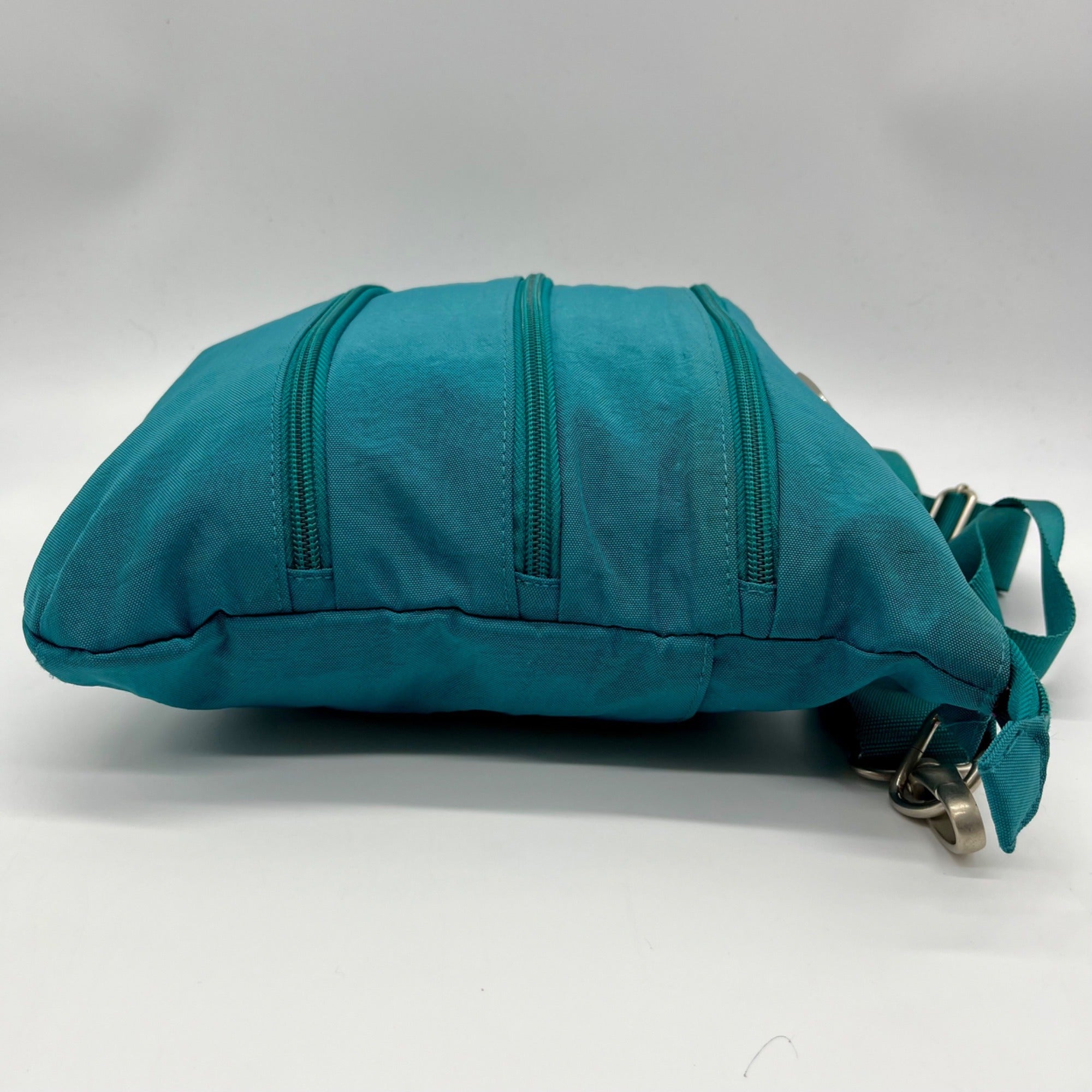 Baggallini Blue Nylon Big Zipper Crossbody Bag