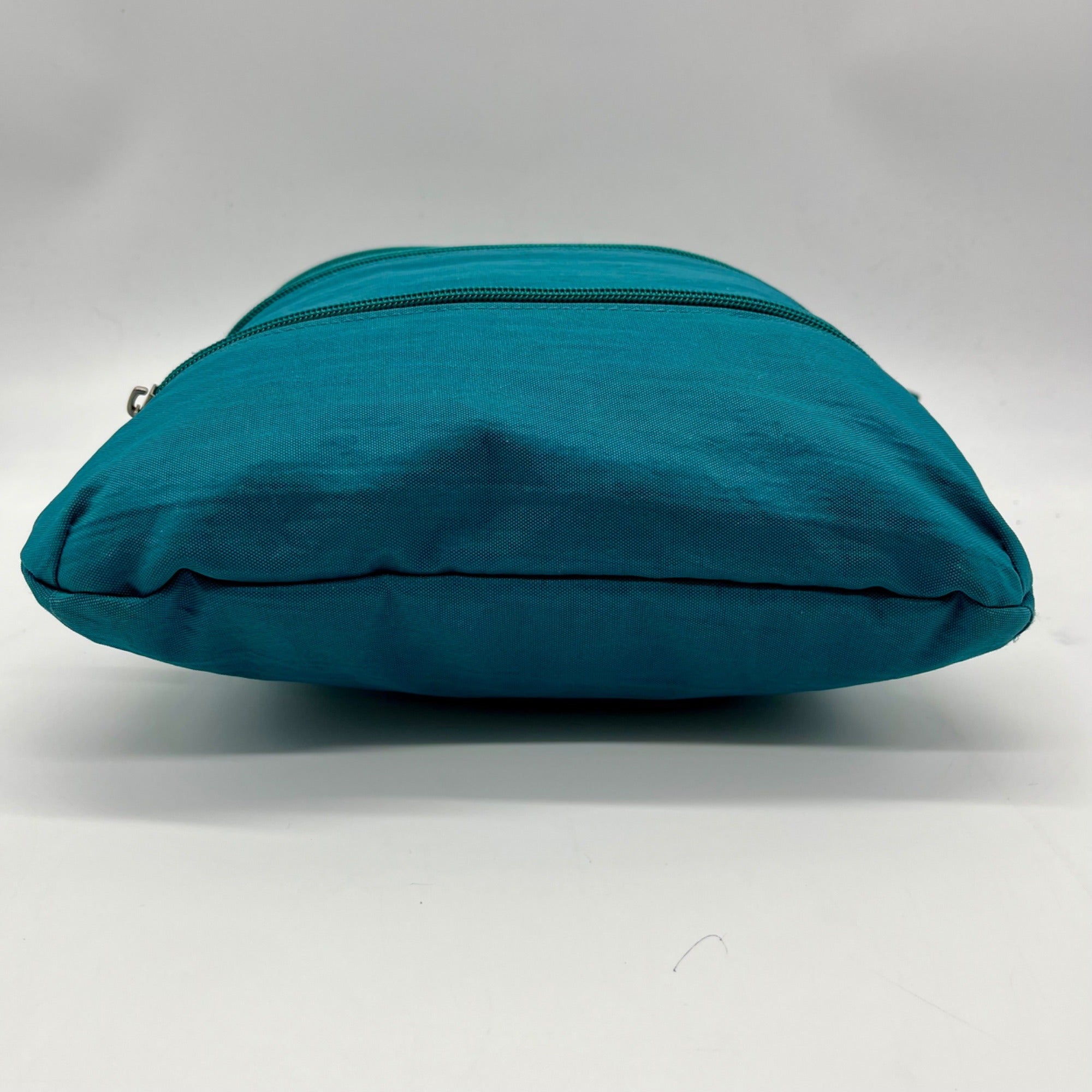 Baggallini Blue Nylon Big Zipper Crossbody Bag