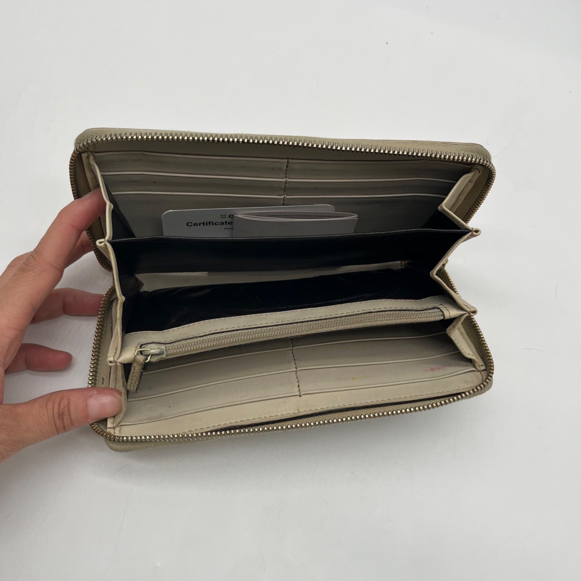 Gucci Beige Guccissima Leather Zip-Around Wallet