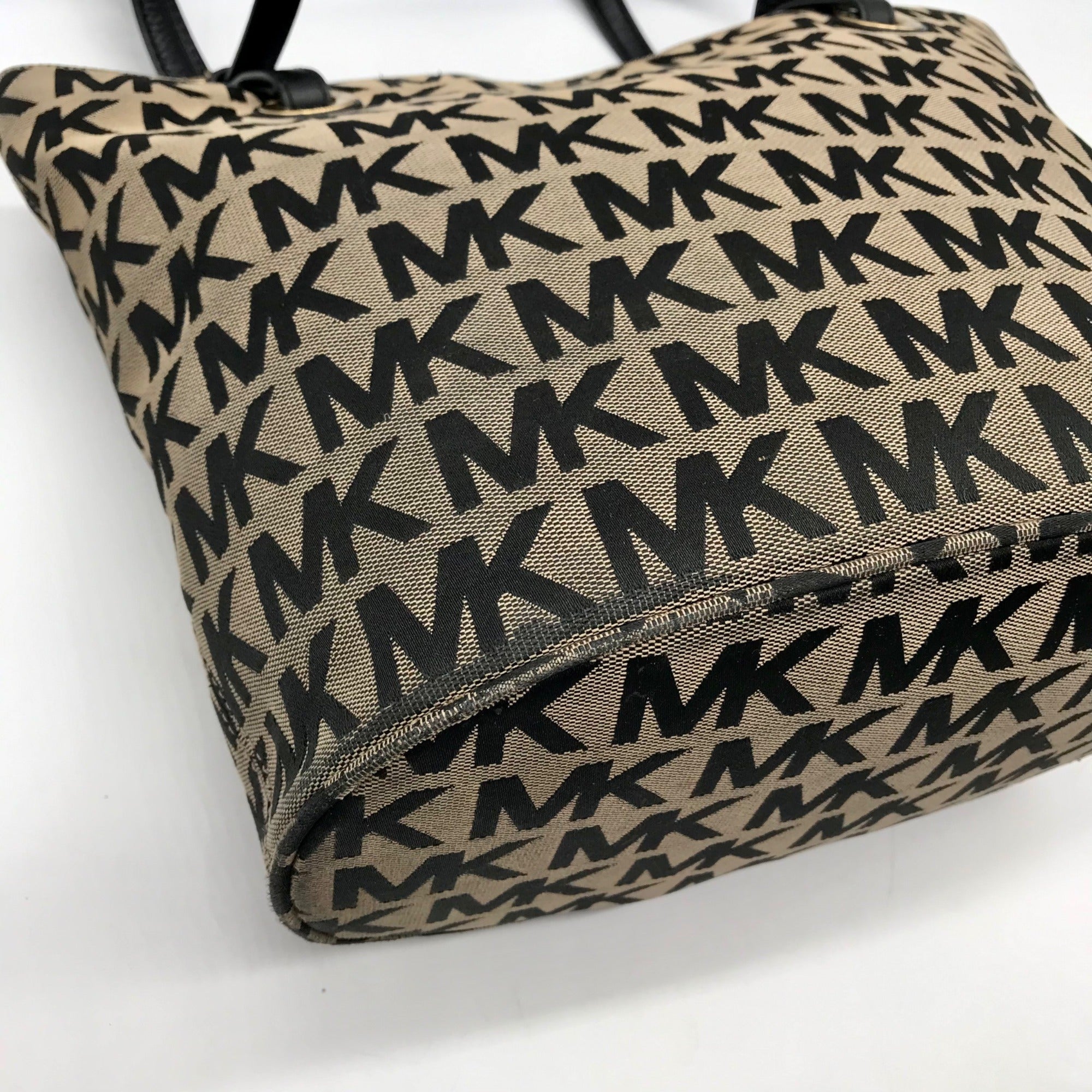 Michael Kors Beige &amp; Black Canvas Jet Set Tote Bag