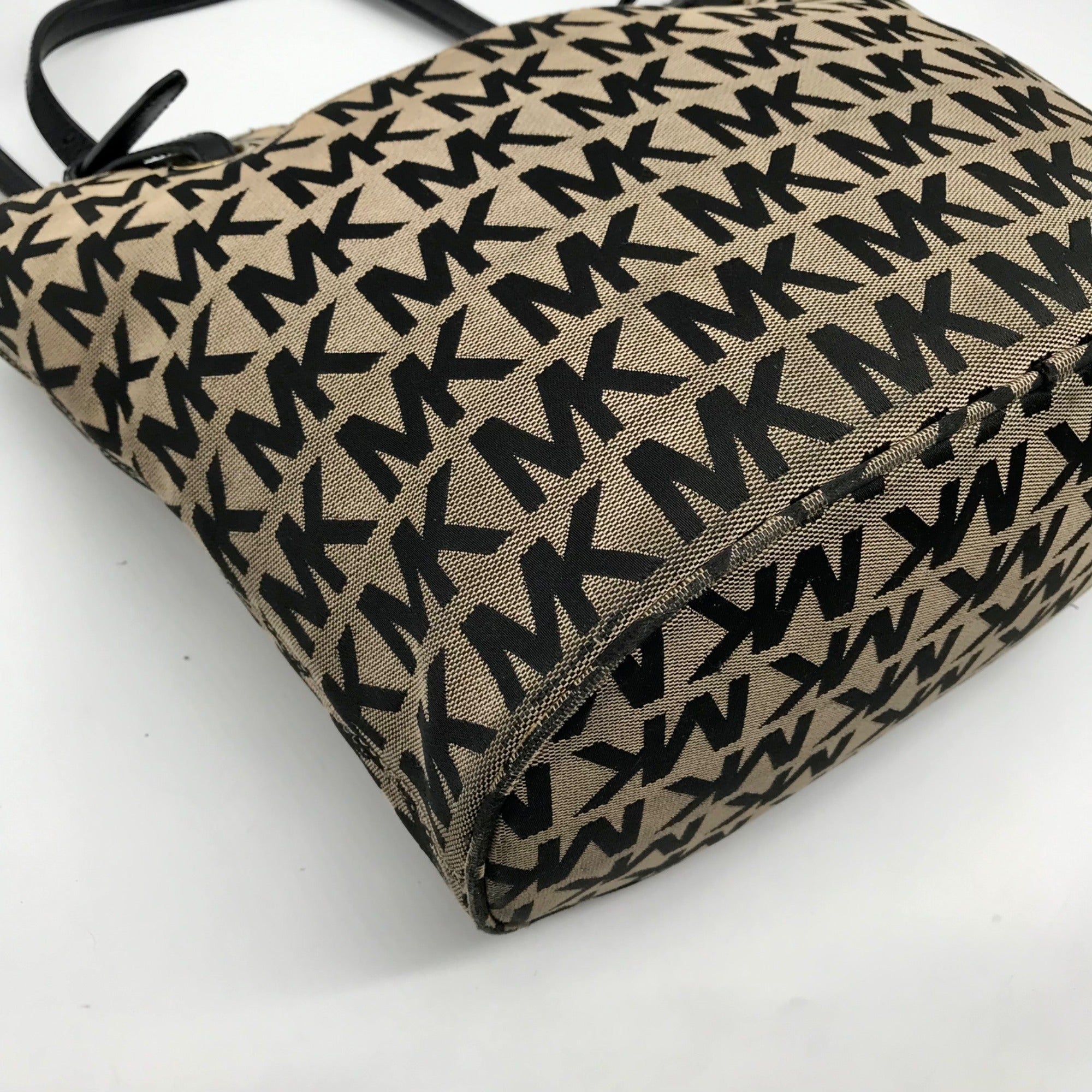 Michael Kors Beige &amp; Black Canvas Jet Set Tote Bag